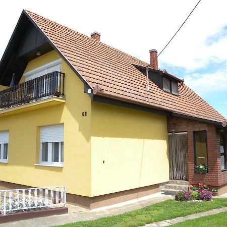 Apartment Balatonbereny 9 Екстериор снимка