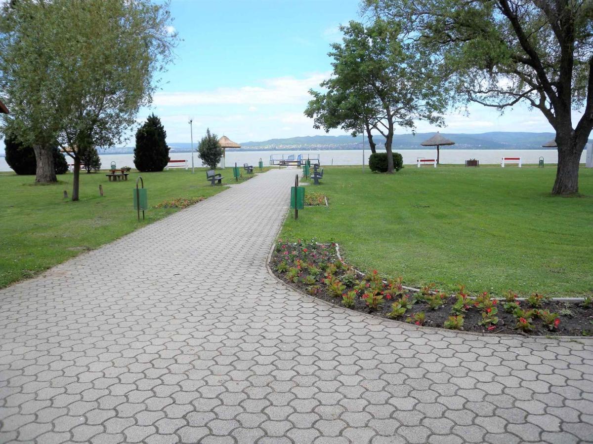 Apartment Balatonbereny 9 Екстериор снимка