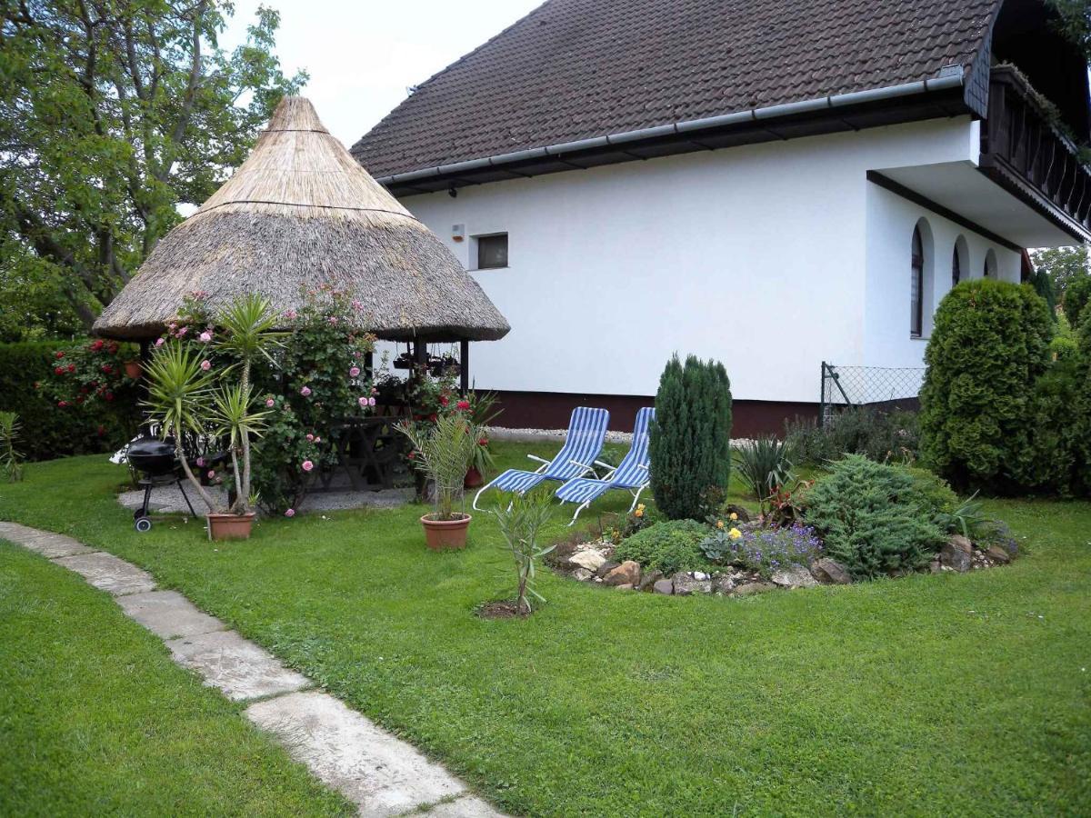 Apartment Balatonbereny 9 Екстериор снимка