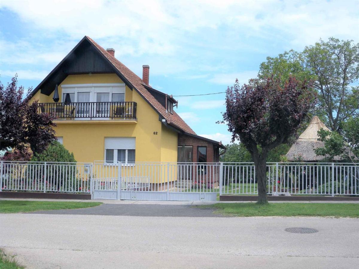 Apartment Balatonbereny 9 Екстериор снимка