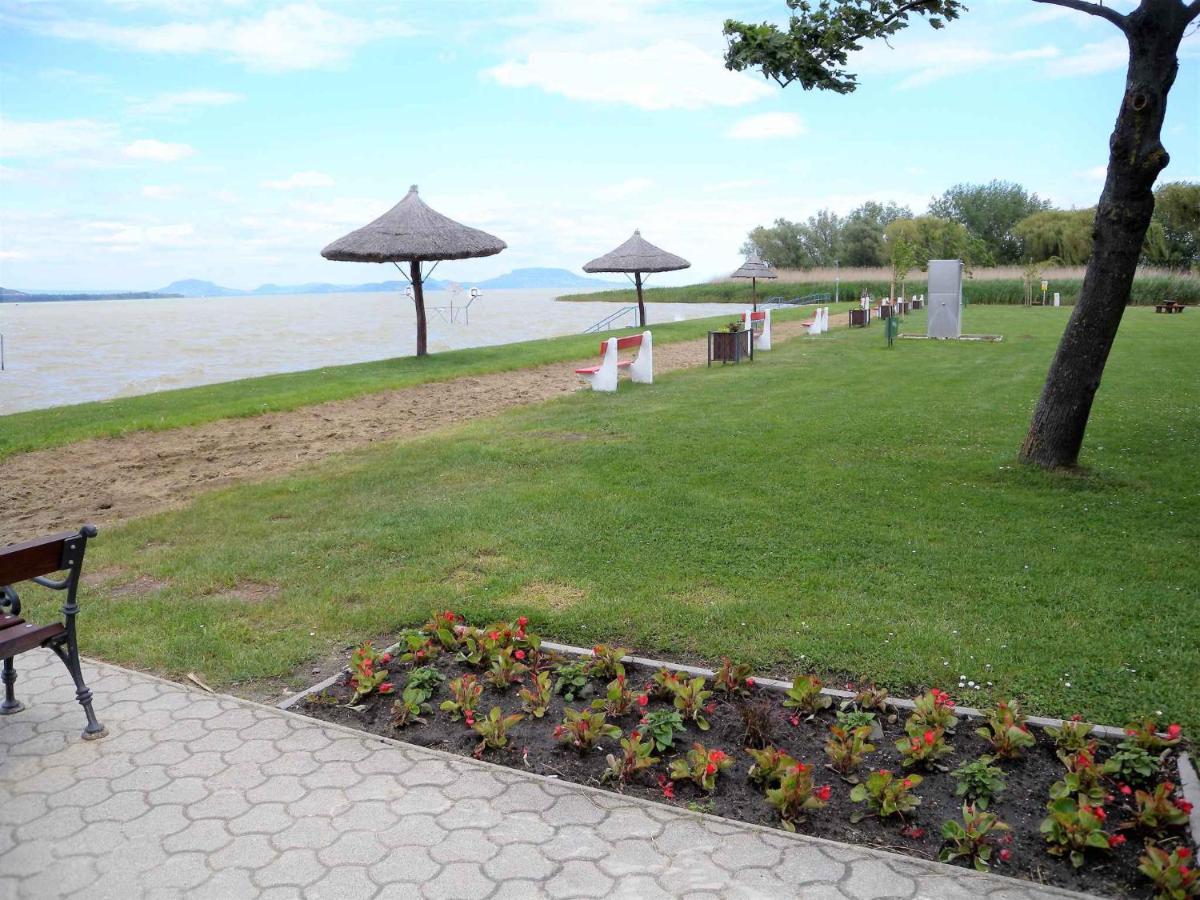 Apartment Balatonbereny 9 Екстериор снимка