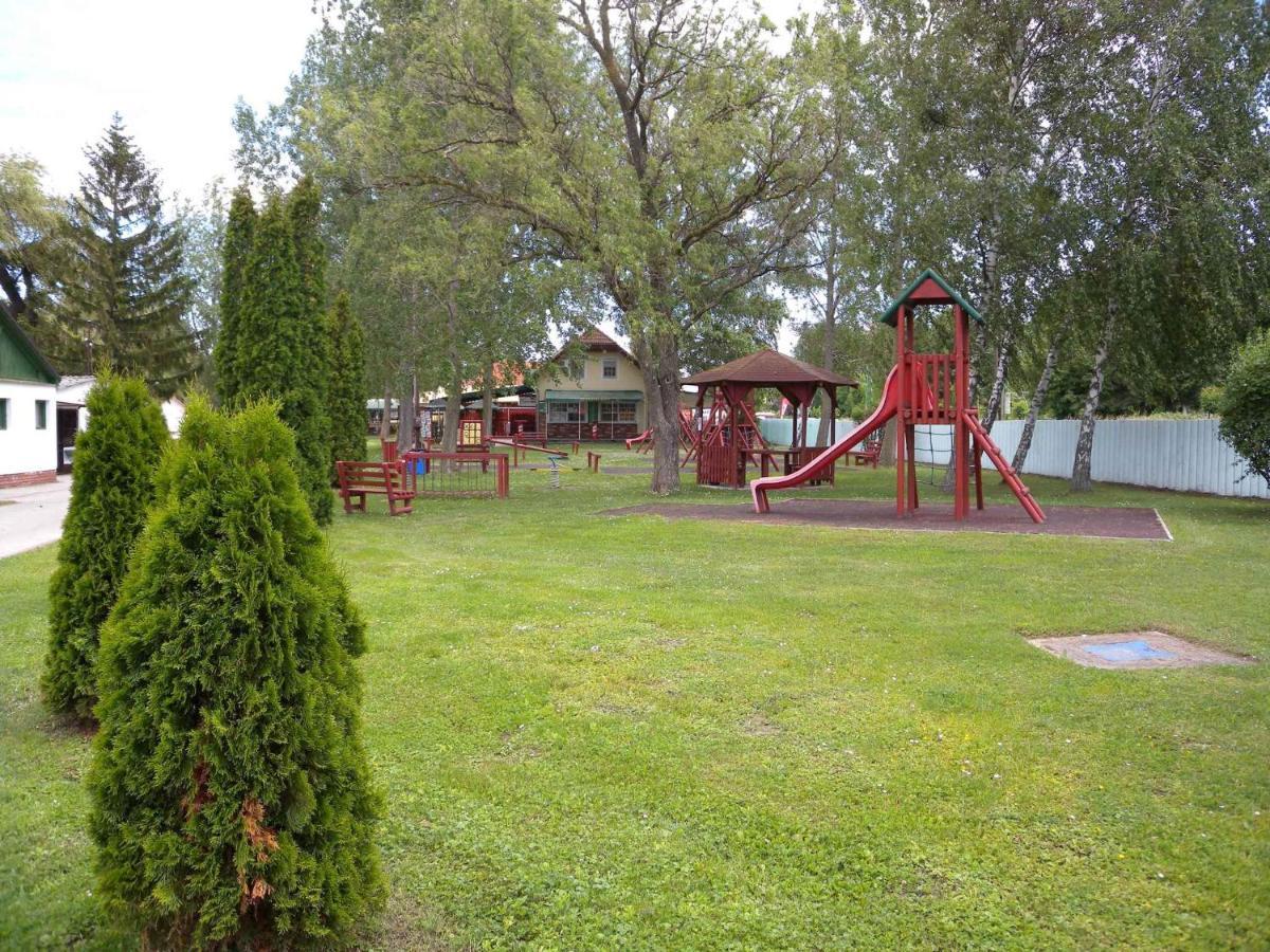 Apartment Balatonbereny 9 Екстериор снимка