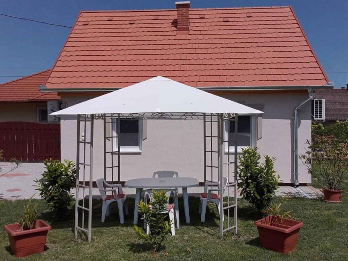 Apartment Balatonbereny 9 Екстериор снимка