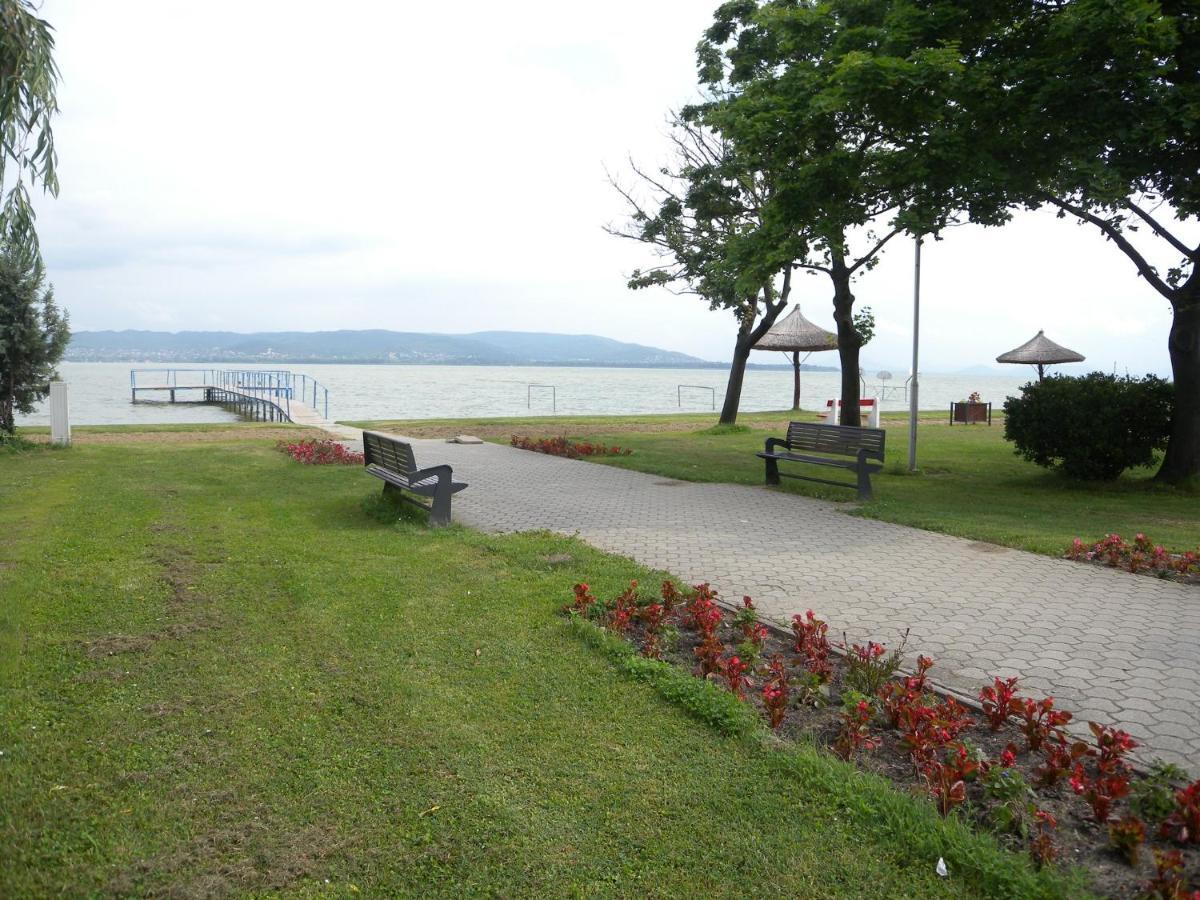 Apartment Balatonbereny 9 Екстериор снимка